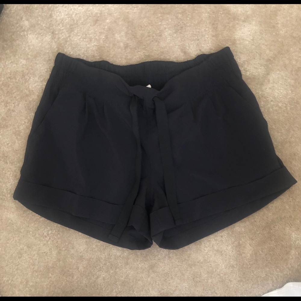 LULULEMON POCKET SHORTS